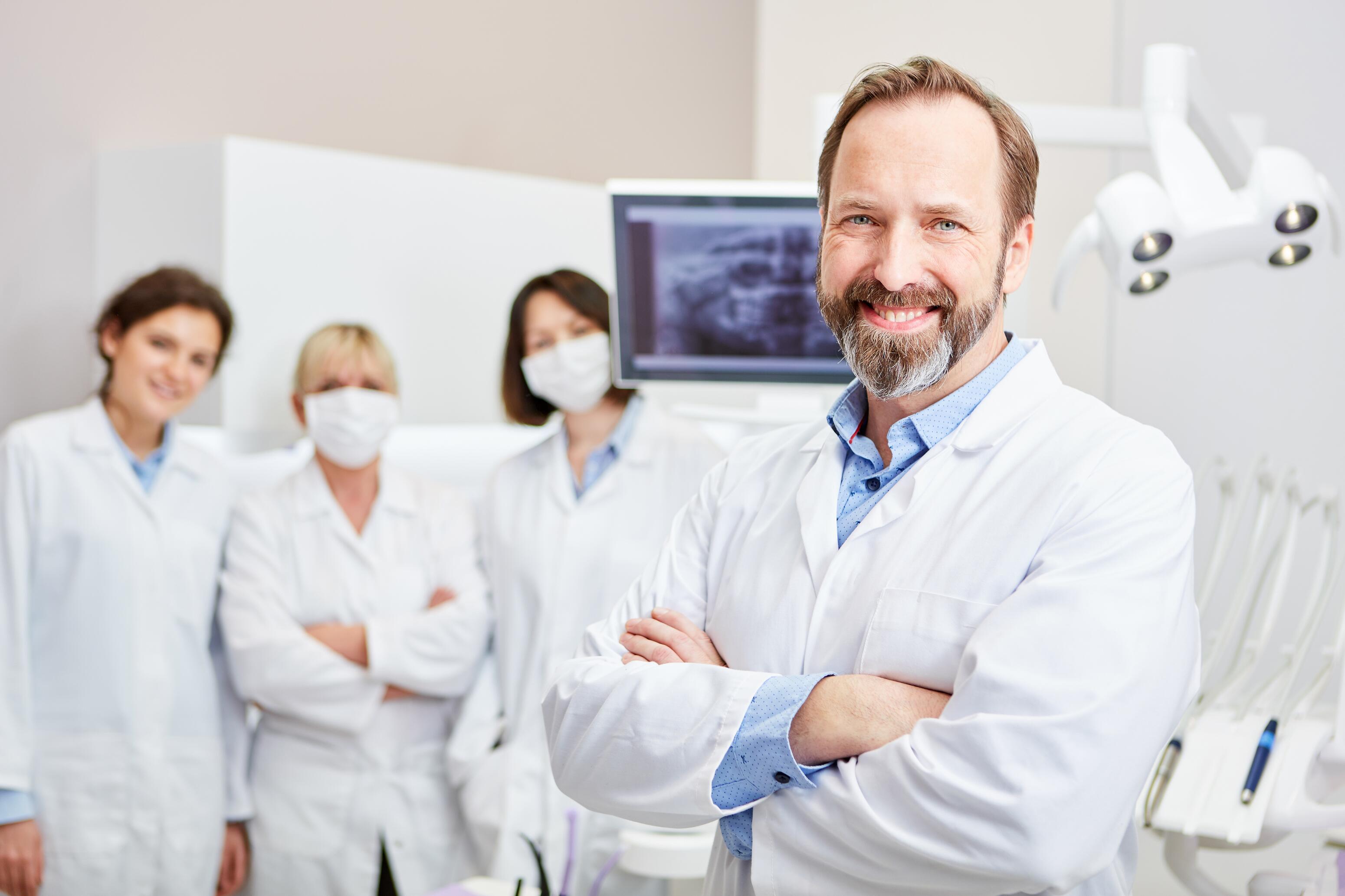 dentiste avec bonne hygiène dentaire
